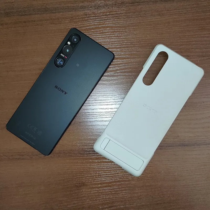 إكسبيريا 1 V